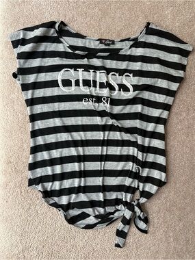 Guess top
